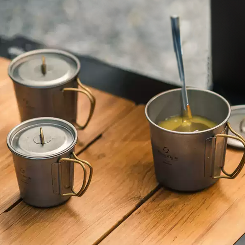 Tazza in titanio da 450 ml per esterno 